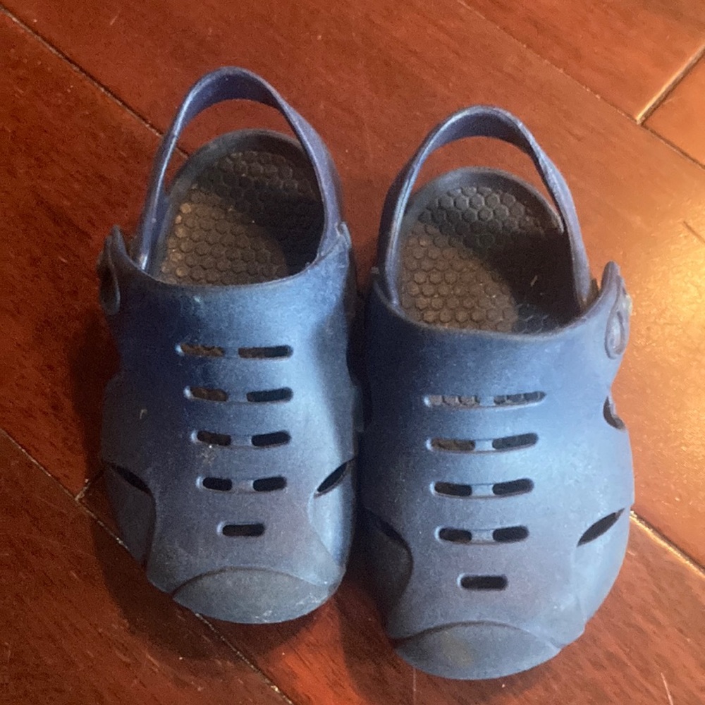 Okabashi Blue Clogs